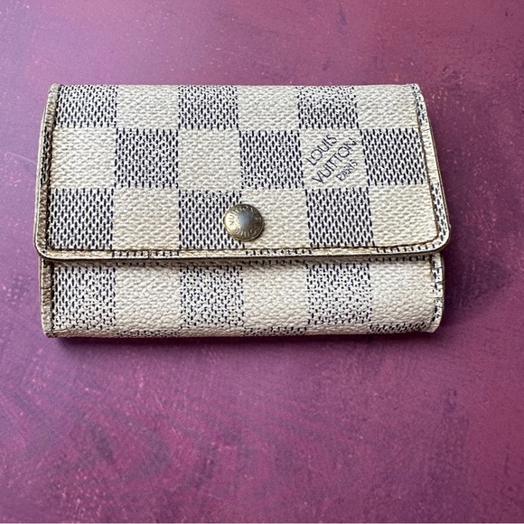 AUTHENTIC Louis Vuitton Damier Azur Multicles 4 Key Holder. Color: Cream - Picture 1 of 14